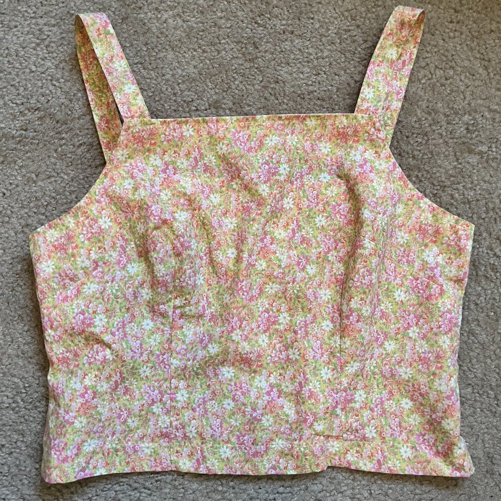 Floral 90’s Tank Top with Flower Buttons Medium